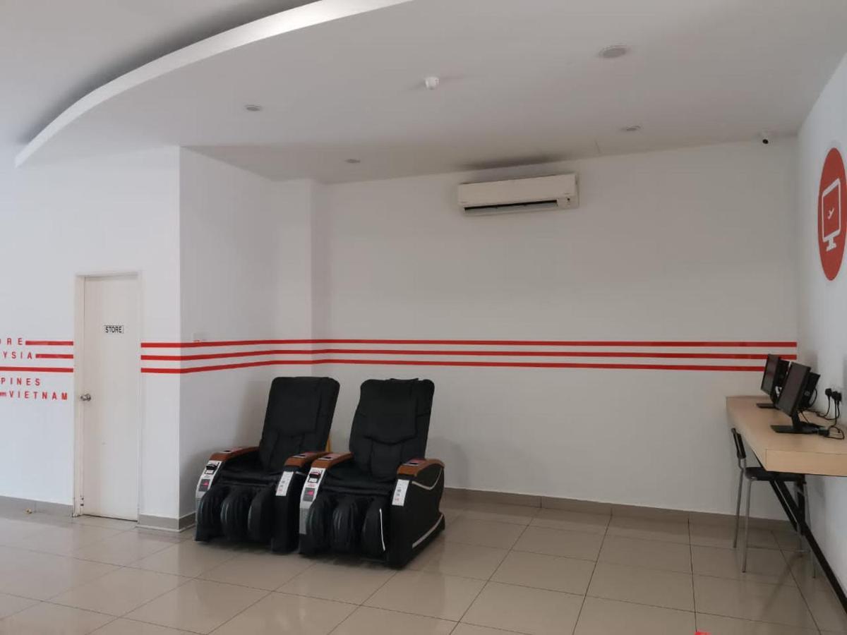 1 Orange Klia & Klia2 Hotel 2*